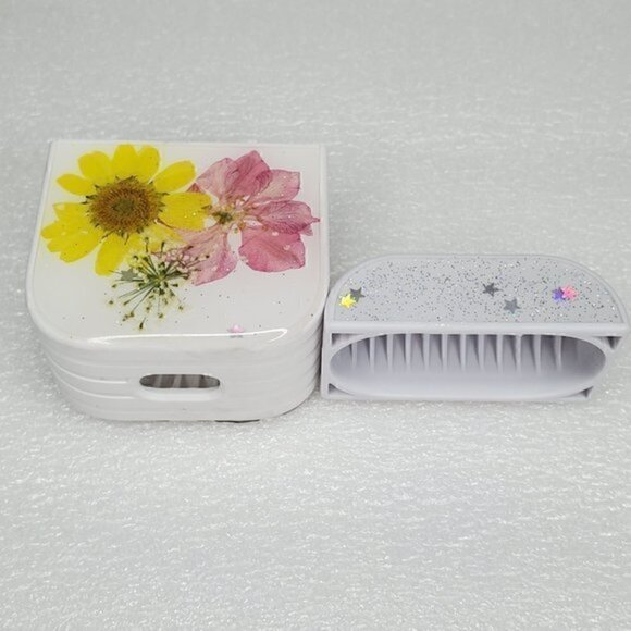 Real Flower AirPod Case 2 Yellow & Pink - Picture 4 of 6